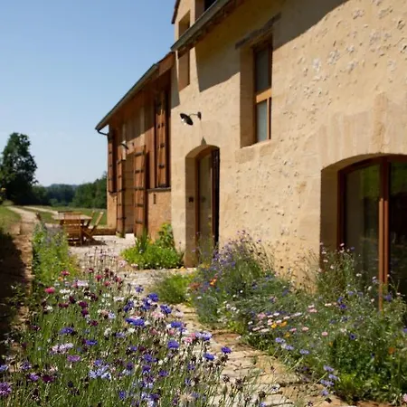 D'hotes Avec Piscine La Grange Milou Bed & Breakfast 2*